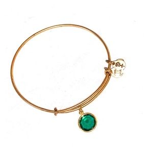 Emerald birthstone bracelet